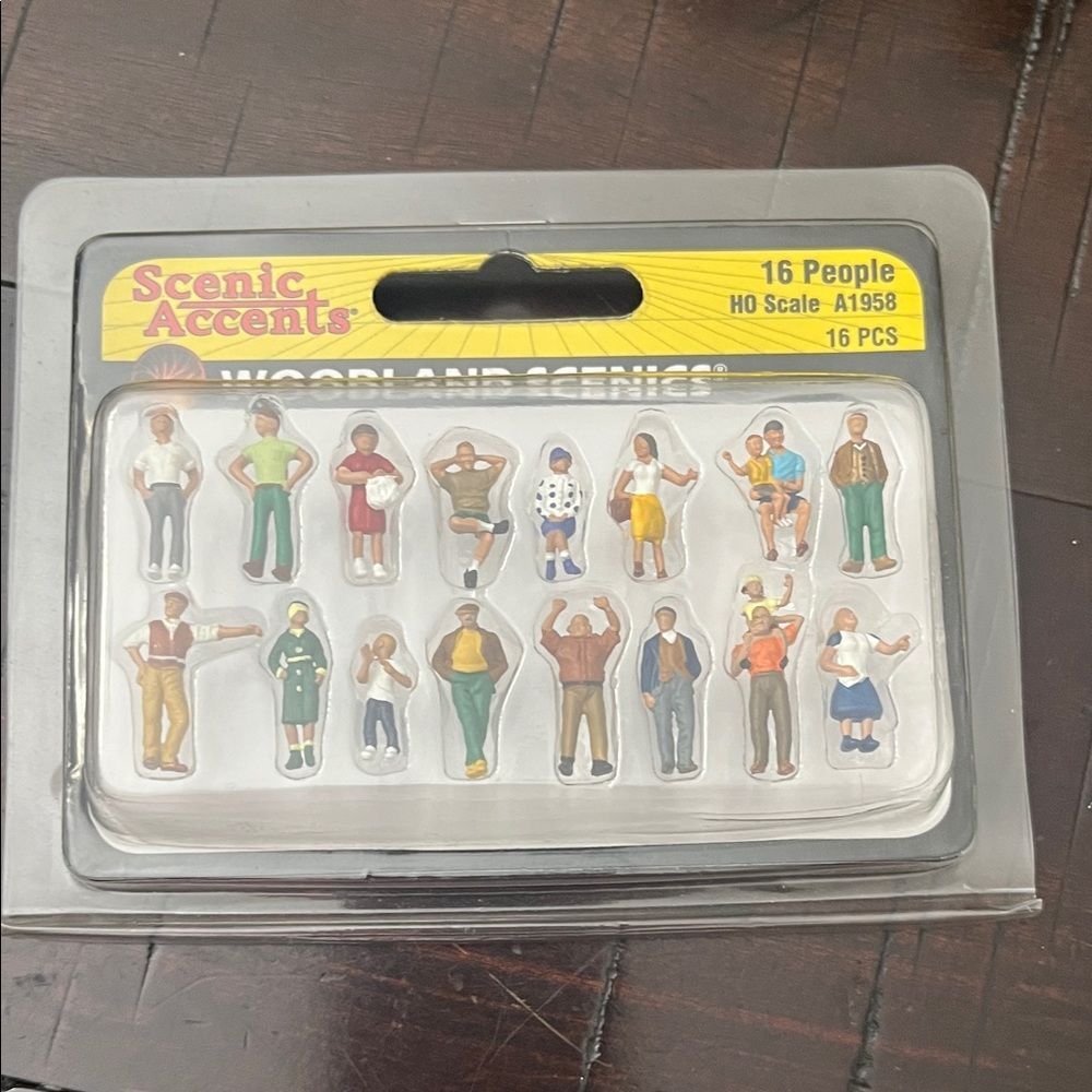 Woodland Scenics 16 People - HO Scale